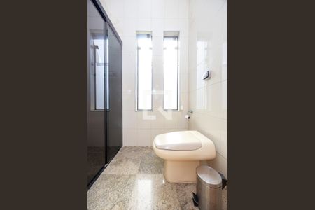 Casa para alugar com 426m², 3 quartos e 4 vagasSuíte 3 - Banheiro