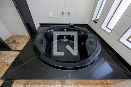 Casa para alugar com 426m², 3 quartos e 4 vagasSuíte Principal - Banheiro