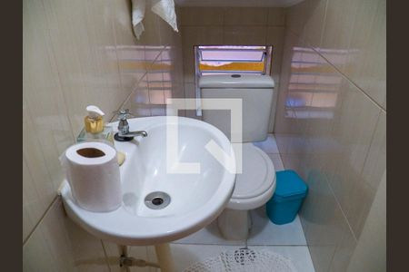 Casa à venda com 250m², 3 quartos e 7 vagas Casa à venda com 250m², 3 quartos e 7 vagasLavabo