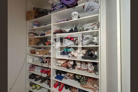 Casa à venda com 250m², 3 quartos e 7 vagas Casa à venda com 250m², 3 quartos e 7 vagasCloset da suíte 1