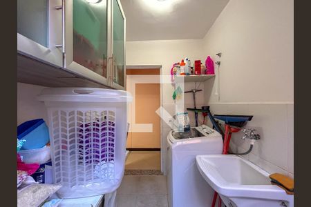 Casa à venda com 250m², 3 quartos e 7 vagas Casa à venda com 250m², 3 quartos e 7 vagasÁrea de Serviço