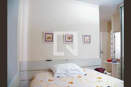 Casa à venda com 250m², 3 quartos e 7 vagas Casa à venda com 250m², 3 quartos e 7 vagasSuíte 3