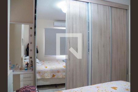 Casa à venda com 250m², 3 quartos e 7 vagas Casa à venda com 250m², 3 quartos e 7 vagasSuíte 3