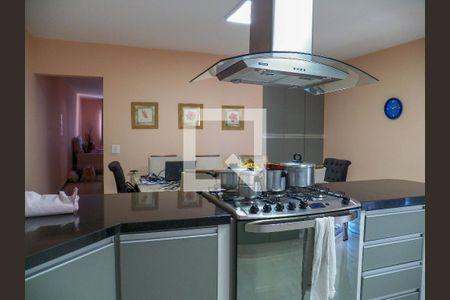 Casa à venda com 250m², 3 quartos e 7 vagas Casa à venda com 250m², 3 quartos e 7 vagasCozinha