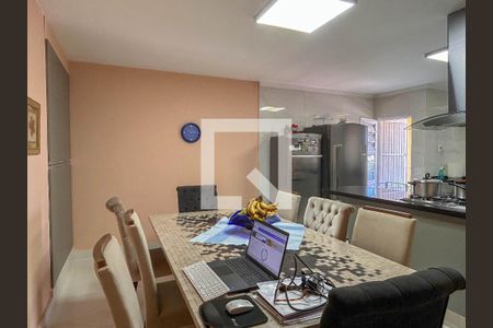 Casa à venda com 250m², 3 quartos e 7 vagas Casa à venda com 250m², 3 quartos e 7 vagasCozinha