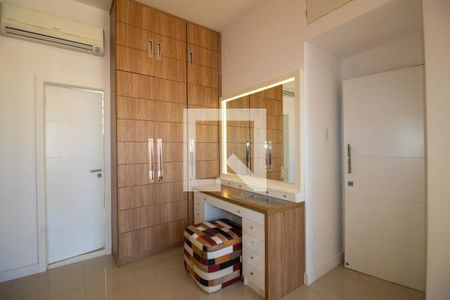 Apartamento para alugar com 302m², 4 quartos e 1 vagaSuíte