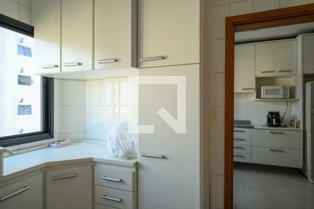 Apartamento à venda com 145m², 3 quartos e 2 vagasCozinha 