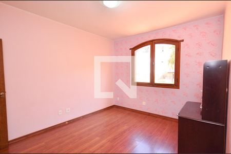 Casa à venda com 288m², 4 quartos e 4 vagasQuarto2