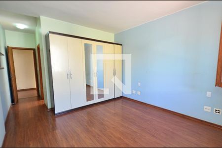 Casa à venda com 288m², 4 quartos e 4 vagasQuarto3/ suite