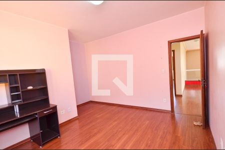Casa à venda com 288m², 4 quartos e 4 vagasQuarto2