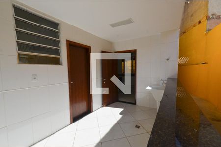 Casa à venda com 288m², 4 quartos e 4 vagasArea serviço