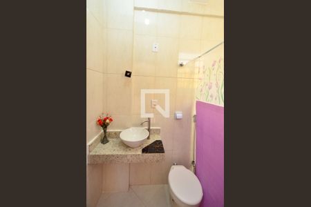 Casa à venda com 288m², 4 quartos e 4 vagasBanheiro suite