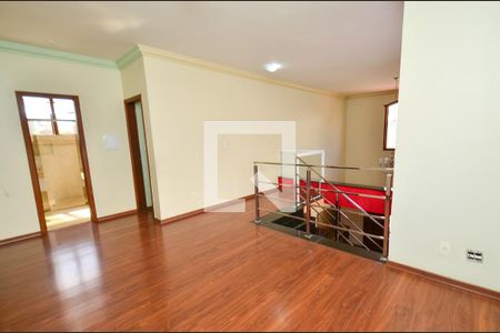 Casa à venda com 288m², 4 quartos e 4 vagasSala tv