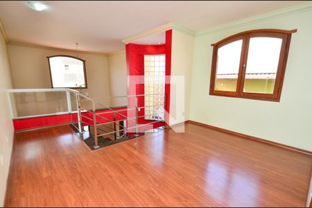 Casa à venda com 288m², 4 quartos e 4 vagasSala tv