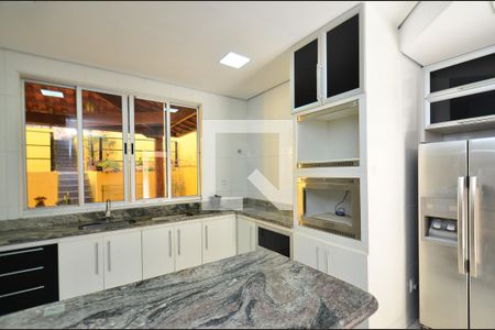 Casa à venda com 288m², 4 quartos e 4 vagasCozinha