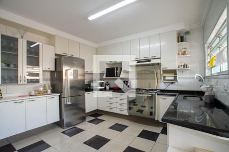 Casa à venda com 340m², 4 quartos e 4 vagasCozinha