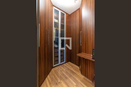 Casa à venda com 340m², 4 quartos e 4 vagasCloset da suíte 1