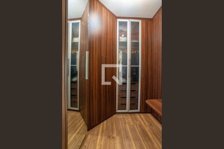 Casa à venda com 340m², 4 quartos e 4 vagasCloset da suíte 1