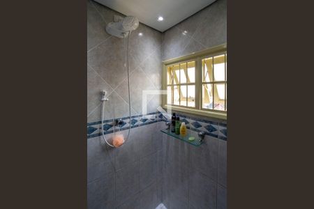 Casa à venda com 340m², 4 quartos e 4 vagasBanheiro da suíte 2