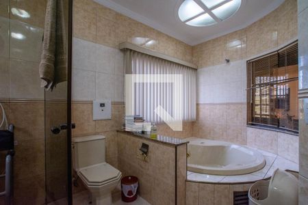 Casa à venda com 340m², 4 quartos e 4 vagasBanheiro da Suíte 1