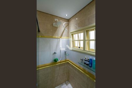 Casa à venda com 340m², 4 quartos e 4 vagasBanheiro da suíte 3