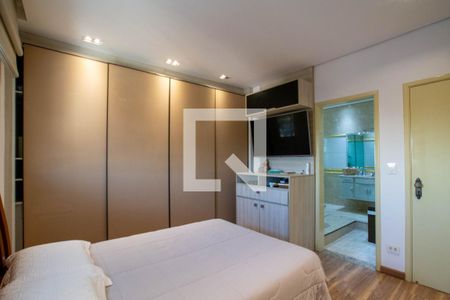 Casa à venda com 340m², 4 quartos e 4 vagasSuíte 3