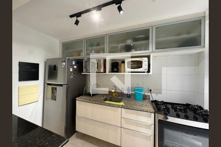 Apartamento para alugar com 84m², 2 quartos e 1 vaga Apartamento para alugar com 84m², 2 quartos e 1 vagaCozinha e Área de Serviço