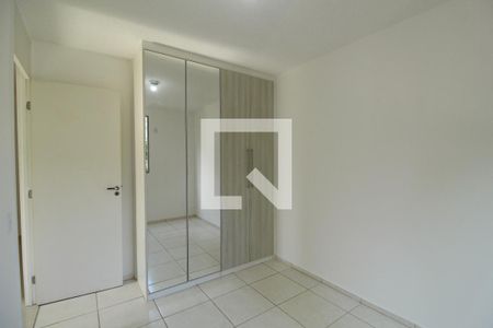 Quarto 1 de apartamento para alugar com 2 quartos, 48m² em Camorim, Rio de Janeiro