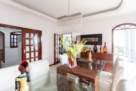 Casa para alugar com 463m², 3 quartos e 10 vagas Casa para alugar com 463m², 3 quartos e 10 vagasSala de Jantar