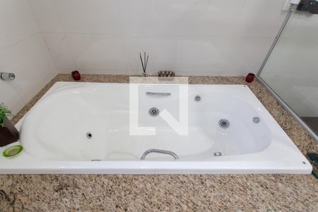 Casa para alugar com 463m², 3 quartos e 10 vagas Casa para alugar com 463m², 3 quartos e 10 vagasBanheiro da Suíte