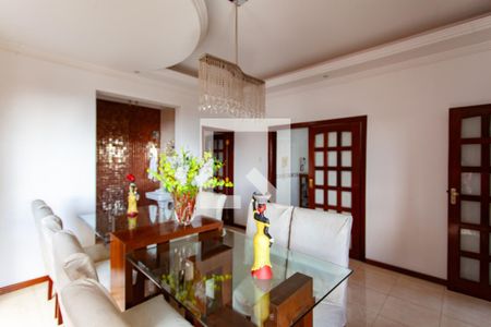 Casa para alugar com 463m², 3 quartos e 10 vagas Casa para alugar com 463m², 3 quartos e 10 vagasSala de Jantar