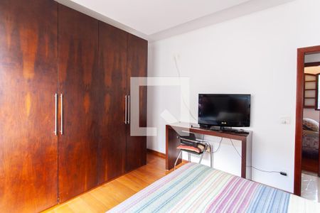 Casa para alugar com 463m², 3 quartos e 10 vagas Casa para alugar com 463m², 3 quartos e 10 vagasQuarto 1