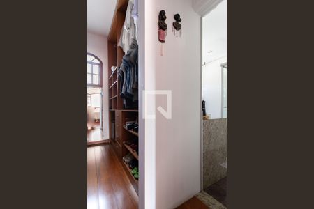 Casa para alugar com 463m², 3 quartos e 10 vagas Casa para alugar com 463m², 3 quartos e 10 vagasCloset da suíte