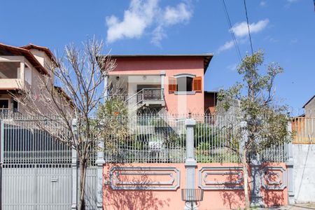 Casa para alugar com 463m², 3 quartos e 10 vagas Casa para alugar com 463m², 3 quartos e 10 vagasFachada