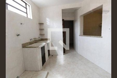 Casa à venda com 5 quartos, 350m² em Vila Carrão, São Paulo