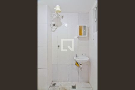 Banheiro de kitnet/studio para alugar com 1 quarto, 29m² em Vila Baruel, São Paulo