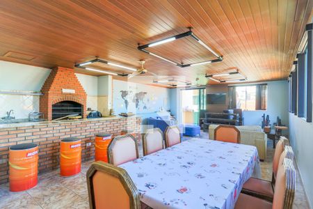 Casa à venda com 160m², 3 quartos e 2 vagas Casa à venda com 160m², 3 quartos e 2 vagasChurrasqueira