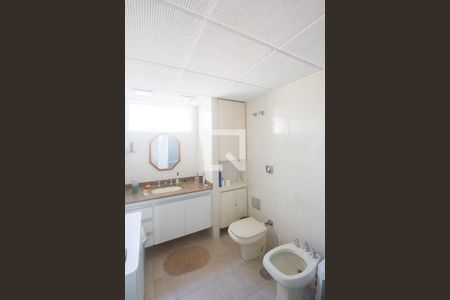 Banheiro de apartamento à venda com 2 quartos, 136m² em Santo Amaro, São Paulo