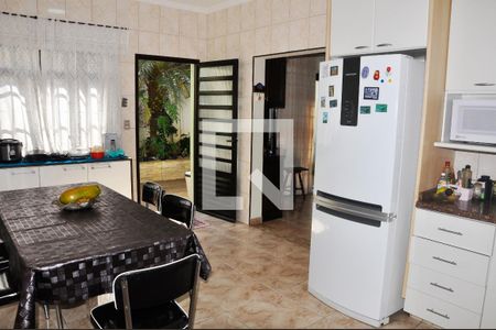 Casa à venda com 203m², 4 quartos e 4 vagasCozinha