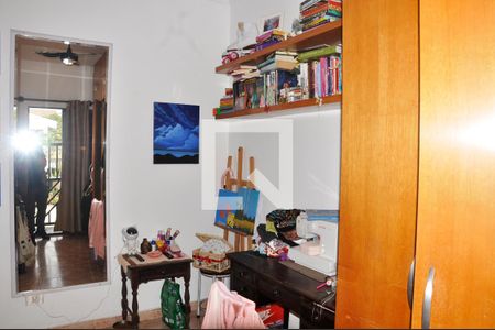 Casa à venda com 203m², 4 quartos e 4 vagasQuarto 02 com Varanda