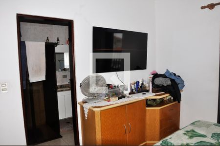 Casa à venda com 203m², 4 quartos e 4 vagasQuarto 01 Suíte e Varanda