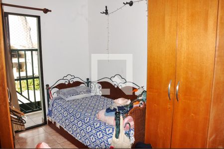 Casa à venda com 203m², 4 quartos e 4 vagasQuarto 02 com Varanda