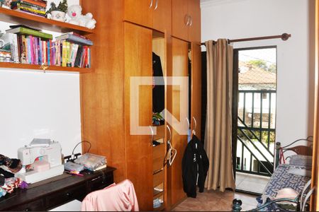 Casa à venda com 203m², 4 quartos e 4 vagasQuarto 02 com Varanda