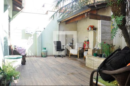 Casa à venda com 203m², 4 quartos e 4 vagasQuintal