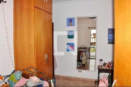 Casa à venda com 203m², 4 quartos e 4 vagasQuarto 02 com Varanda