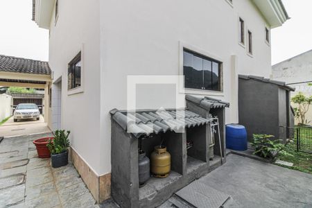 Casa de condomínio para alugar com 250m², 4 quartos e 4 vagas Casa de condomínio para alugar com 250m², 4 quartos e 4 vagasÁrea externa