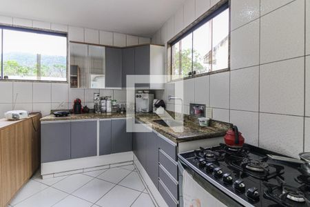 Casa de condomínio para alugar com 250m², 4 quartos e 4 vagas Casa de condomínio para alugar com 250m², 4 quartos e 4 vagasCozinha