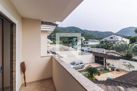 Casa de condomínio para alugar com 250m², 4 quartos e 4 vagas Casa de condomínio para alugar com 250m², 4 quartos e 4 vagasSuíte 1 - Varanda