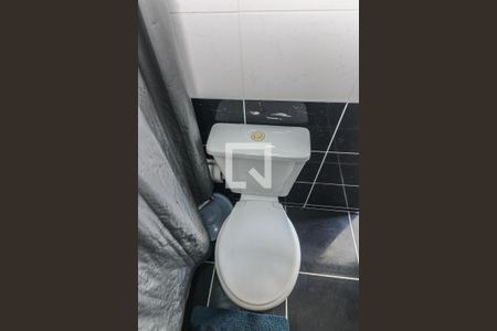 Casa de condomínio para alugar com 250m², 4 quartos e 4 vagas Casa de condomínio para alugar com 250m², 4 quartos e 4 vagasBanheiro Social