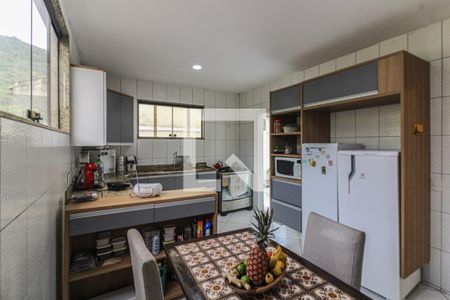 Casa de condomínio para alugar com 250m², 4 quartos e 4 vagas Casa de condomínio para alugar com 250m², 4 quartos e 4 vagasCozinha